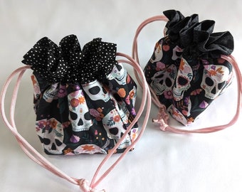 Dice & Hobby Bag - Skulls Pink (b)