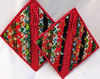 Pair of Quilted Pan Holders in Red Christmas Design