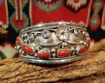 Native American One Of The Best Ever Coral Snake Eyes Sterling Silver Bracelet- 250 Corals!! Native American One Of The Best Ever Coral Snake Eyes Sterling Silver Bracelet- 250 Corals!!