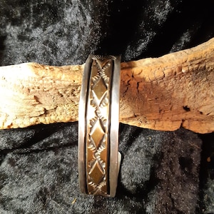 Original Darin Bill, tvåfärgad massiv pantarmring, Navajo, 12K guldfylld, 925 sterlingsilver, med innerdekoration och spindel, 102,7 g