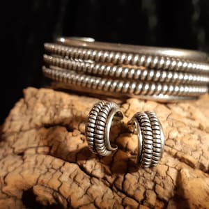 Nora Tahe - Etsy