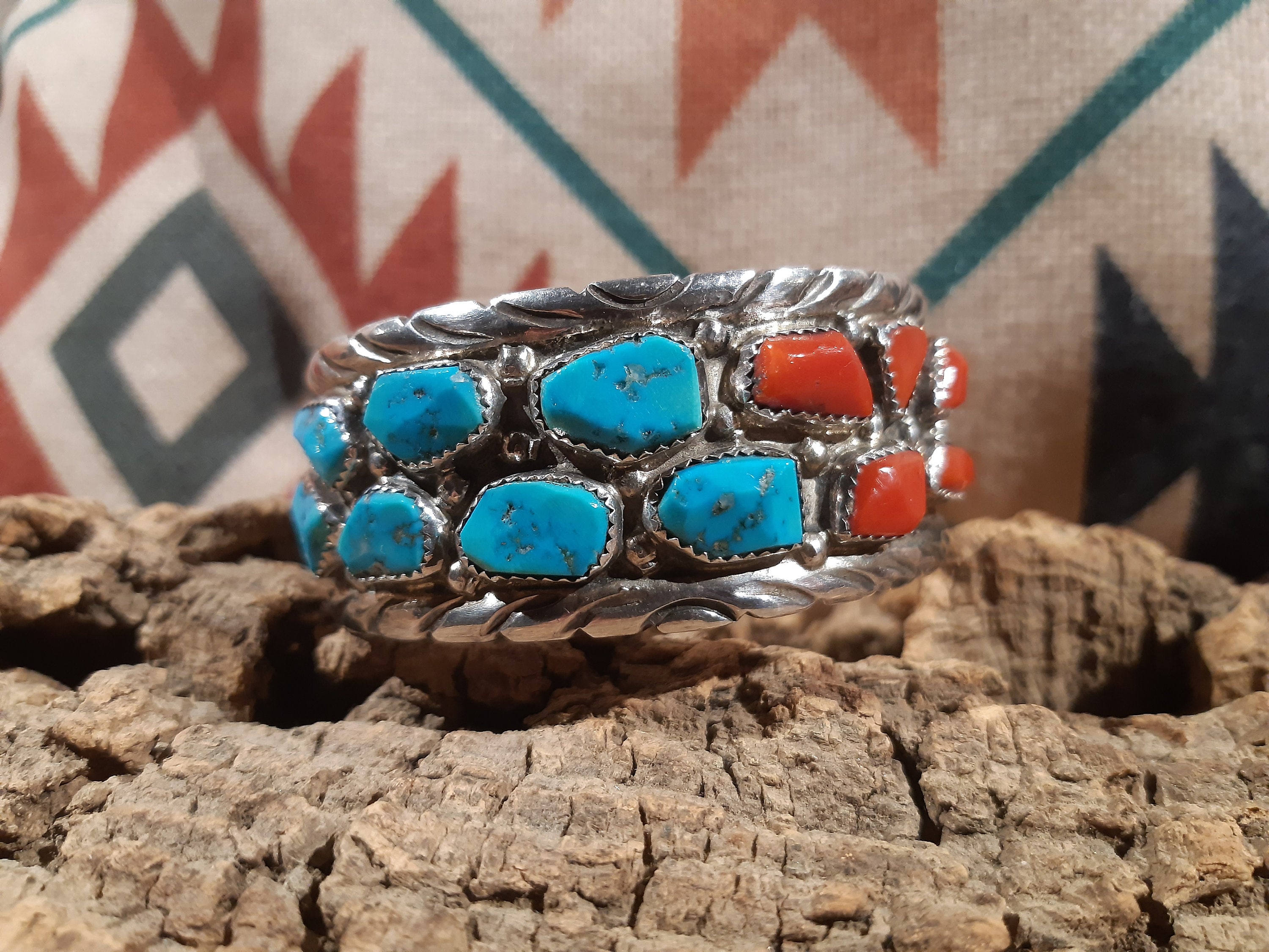 アクセサリー indian jewelry zuni bangle Vintage Zuni Bangle, 7 Turquoise, 5 Corals, 925 Sterling
