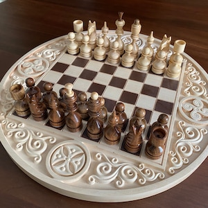 Round chess set Wooden chess game Original wooden chess board Chess set with board Chess board