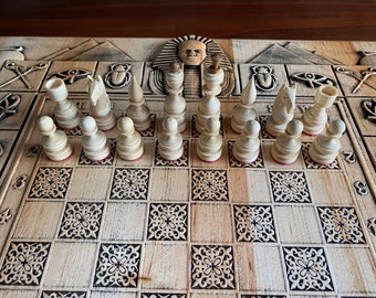 チェス盤　木製　手彫　古道具 Amazon.co.jp: チェス盤セット漫画木彫りチェス、高級無垢材