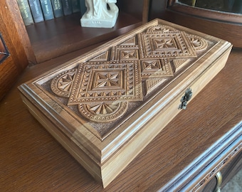 Hand carved wooden box for storing backgammon pieces, Checkers, Wooden Carved Box, Memory box, Box for Jewelry, Gift for him
