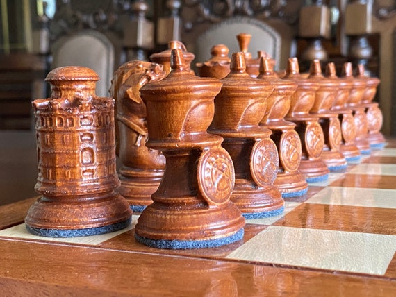 Wooden Chess Pieces palladin, Original Chess Pieces, Wood Carving