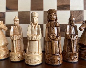 木製馬の彫刻とチェスの駒セット 手作りの木製チェス駒：彫刻された騎士のデザイン - Etsy 日本