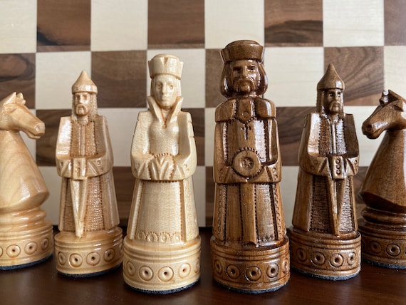 Wooden Chess Pieces palladin, Original Chess Pieces, Wood Carving