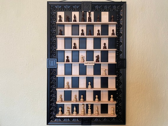 手作りの縦型チェスセット：彫刻された壁掛けボード - Etsy 日本