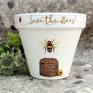 Bee plant pot, 15cm,  Terracotta bee planter, Bee flower pot, Bee gift, Mum plant pot birthday gift, Bee decor, Decoupaged bee plant pot