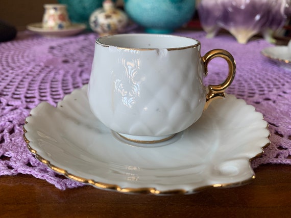 Service à Café En Porcelaine Zsolnay Hongrie - Motif Fleurs D'avril - Vintage