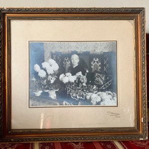 Foto Mezey Szeged, Hungary, unique antique vintage wood plaster framed black & white portrait of an old woman with aster flowers, 1930s