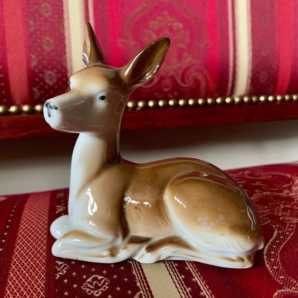 vintage Rétro Mi-siècle Figurine de cerf de porcelaine, Knick-Knack, un bel article décoratif