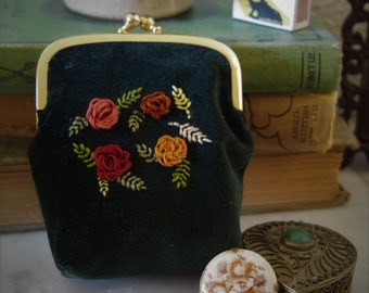 Dark green velvet ironing bag with rose embroidery