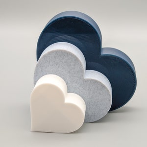 Décorations de coeur autoportantes - Décoration d'intérieur triple coeur en bleu marine, blanc et gris effet pierre