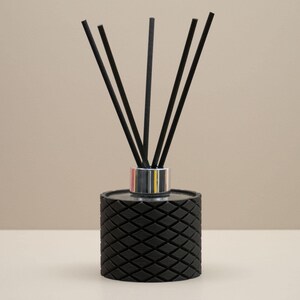 Refillable 100ml Black Reed Diffuser Bottle with Textured Sleeve