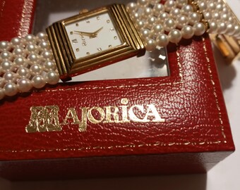 Vintage Majorica Faux Pearl 18K Gold Electroplated Bracelet  display picture 3