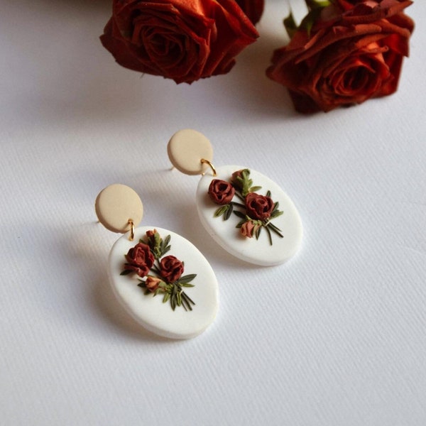 Pendientes de flores de ramo de rosas, pendientes de arcilla floral, pendientes de arcilla polimérica de flores, pendientes de flores blancas, pendientes de rosa del día de San Valentín