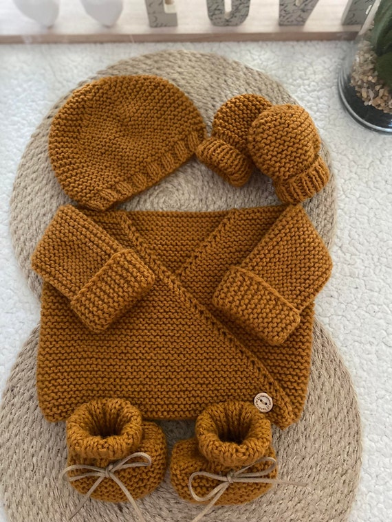 Bra Set, Slippers With Cord, Mittens and Cap for Birth and 1/3