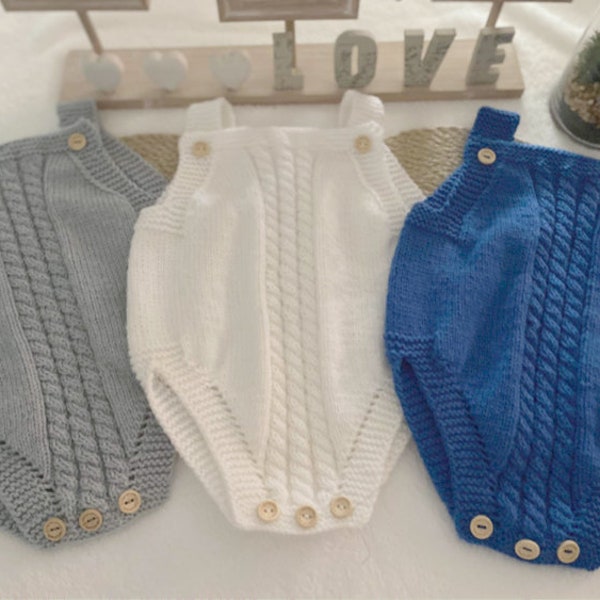 Barboteuse en laine  tricotée à la main / tricot bébé / cadeau de naissance/barboteuse  bébé fille et garçon  tricot bébé /coffret naissance