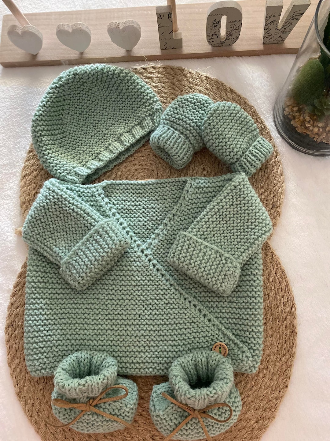 Ensemble Tricoté Naissance En Laine 100% - Brassière, Bonnet, Chaussons Et Moufles, Couleur Beige