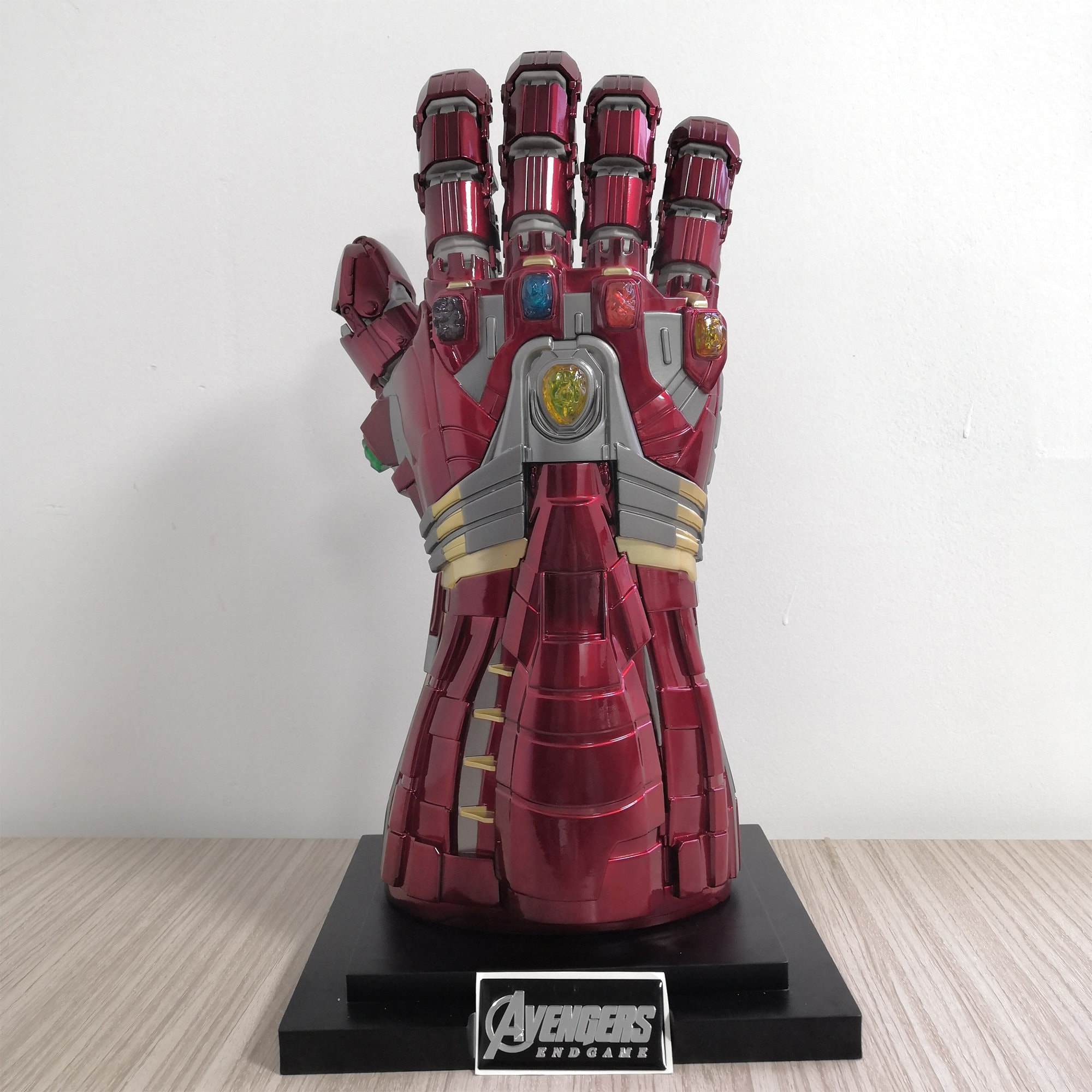 UrMsun Guanto Avengers con luci LED, Guantele Thanos Avengers 4 Final Game  Iron Man Infinity Gauntlet Hulk Thanos Capitan America Thor Cosplay con 2