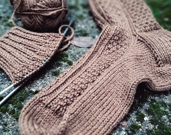 Tomo socks - Knitting pattern - Knitted socks