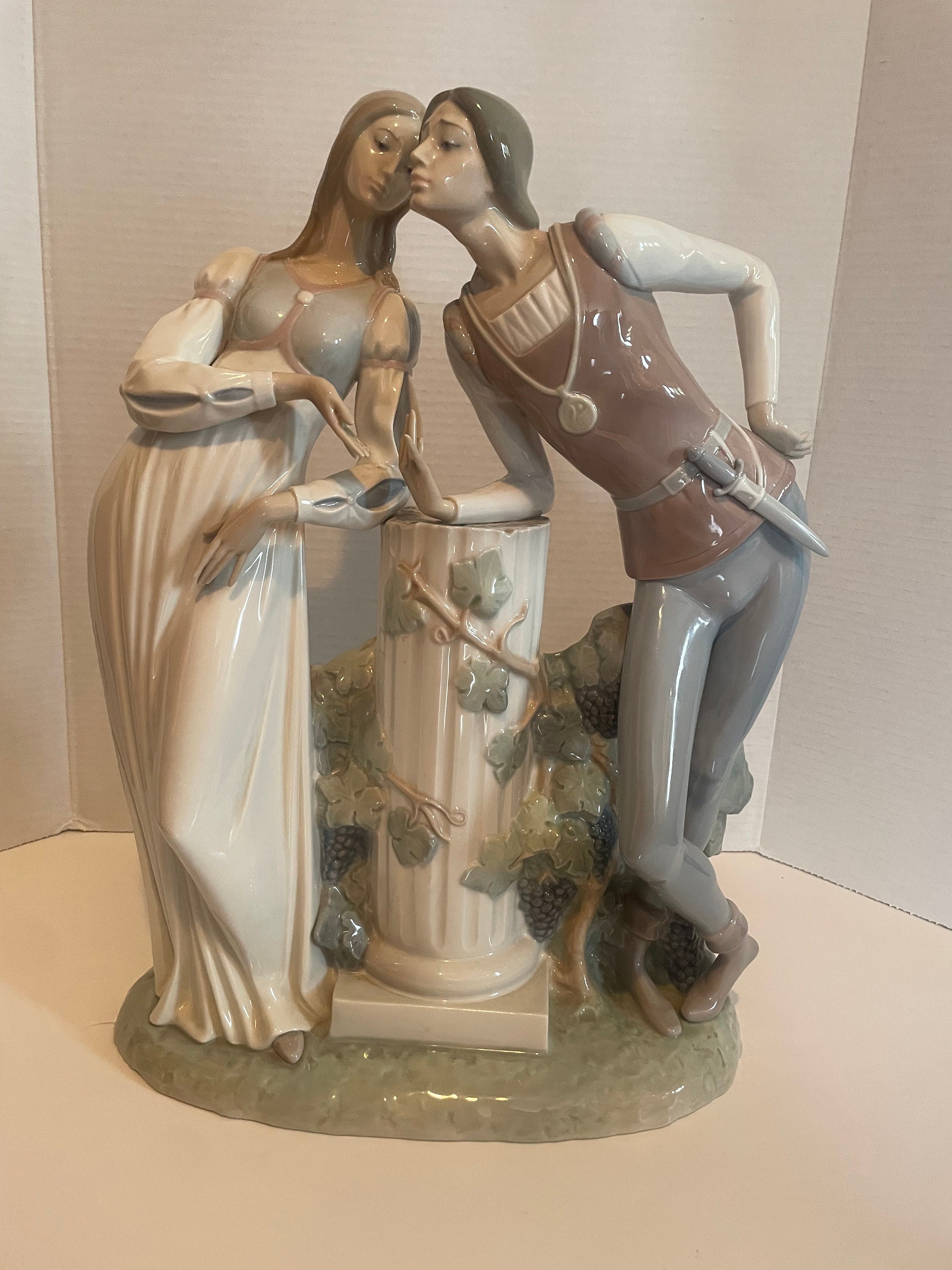 Romeo and Juliet Lladro - Etsy