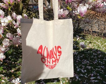 Letter Graphic Shopping Bag / spring bag / Tote Bag / fabric bag / aesthetic tote bag / gift for best friend / fair trade / red bag