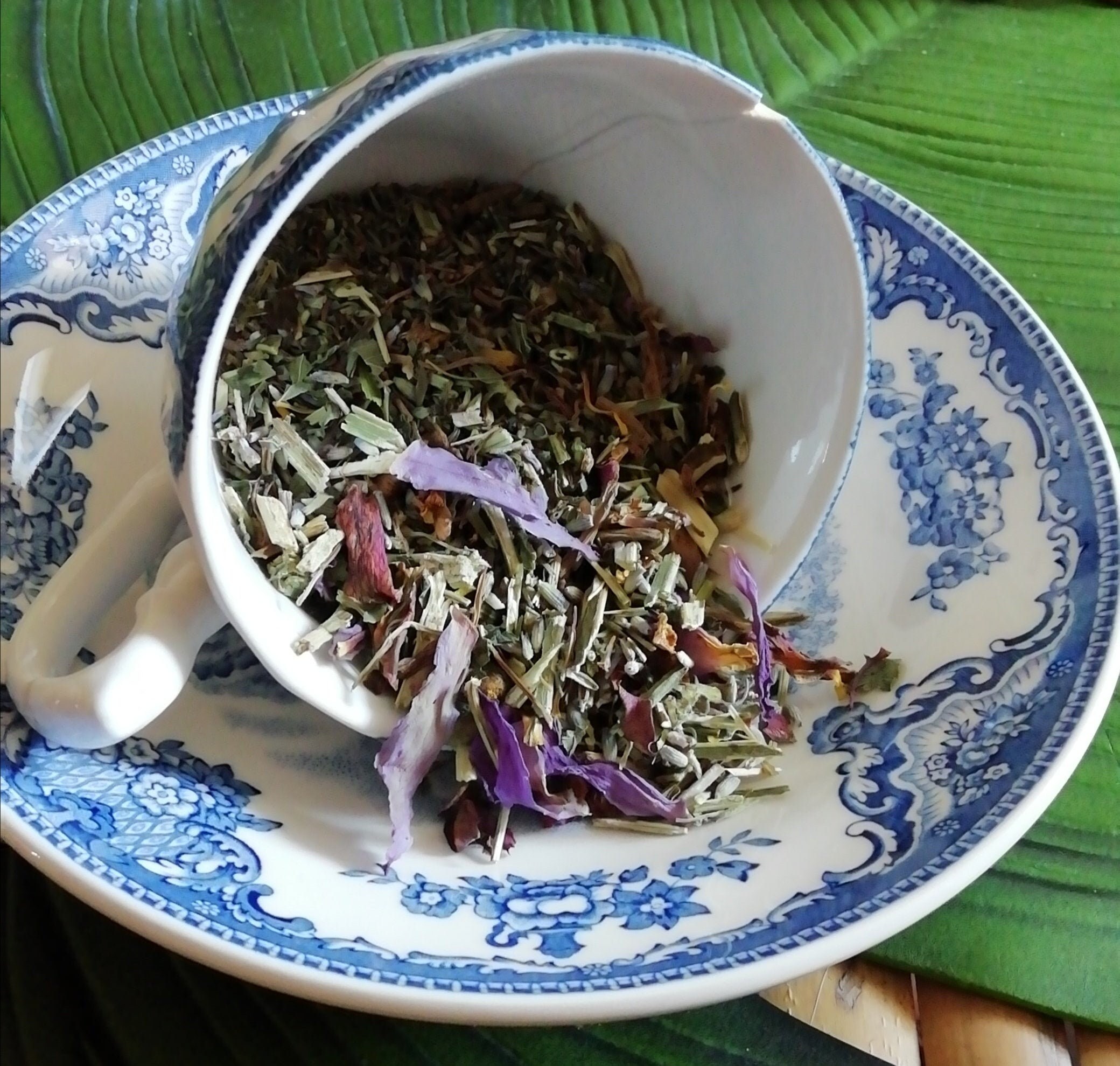 Tisane de Bastet. Mélanges d'herbes. Connexion avec La Déesse Chatte.