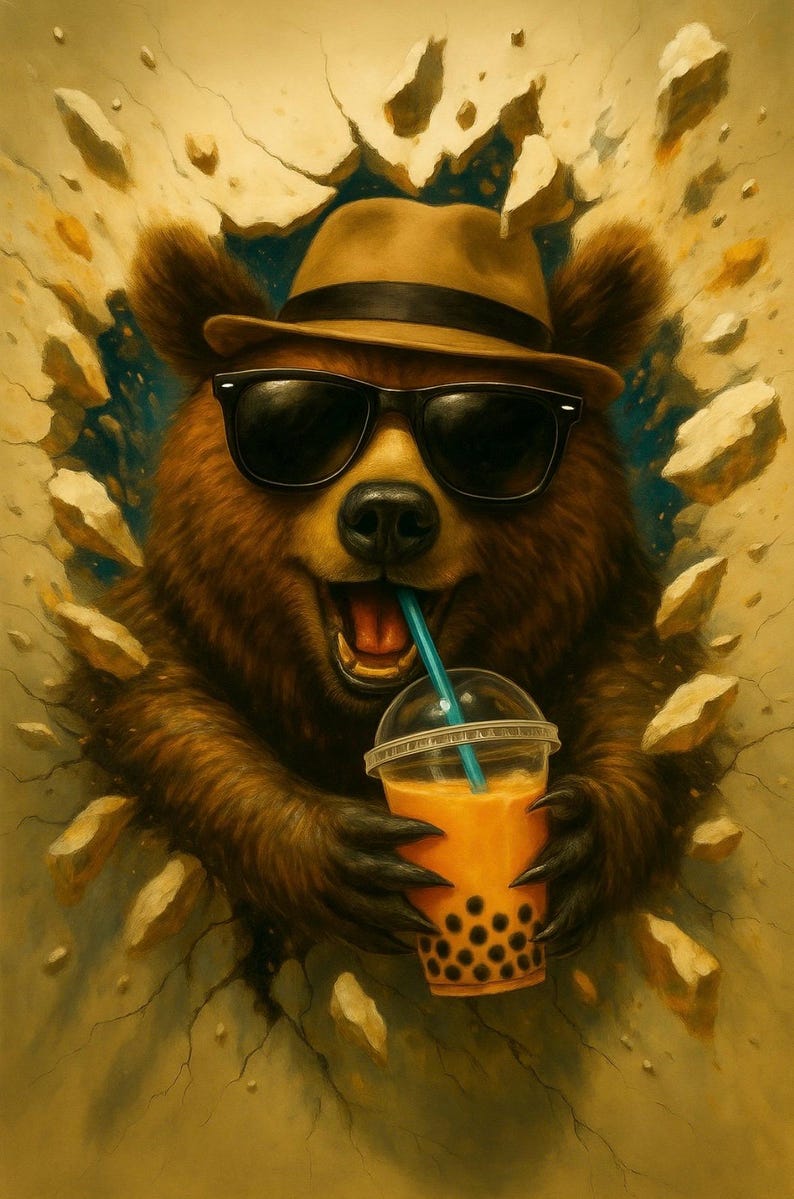 Puede incluir: Ilustraci&oacute;n de un oso pardo con sombrero fedora y gafas de sol, sosteniendo un bubble tea con una pajita azul. El oso est&aacute; rompiendo una pared, con trozos de pared a su alrededor. El bubble tea est&aacute; en un vaso de pl&aacute;stico transparente.