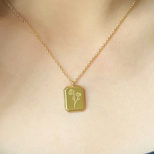 April Birth Flower 18K Gold Plated Engraving Necklaces, Daisy Birth Month Jewelry, Personalized Anniversary Valentines Gift for Her