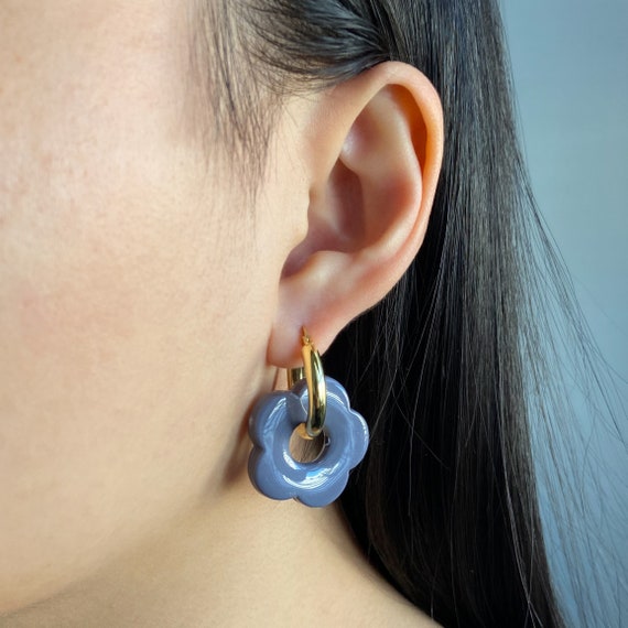 Nontarnish Sterling Silver Fan Earrings with Black Zirconia Nontarnish Sterling Silver Fan Earrings with Black Zirconia