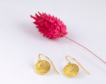Earrings with gold-plated plate