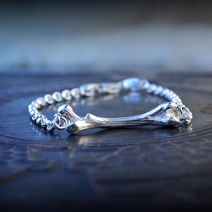 Zilveren armband met klein dijbeen - Rolo Chain Bone Jewelry, uniek punkcadeau