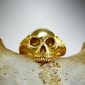 14k  gold Memento Mori ring, Skull ring handmade in 18k gold