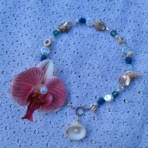 Pearl - handmade shell beach necklace