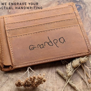 Personalisierte Leder Geldbörse, versteckte gravierte Nachricht, personalisierte Echtleder Geldbörse, personalisiertes Geschenk für ihn Freund, Jahrestag