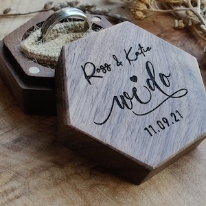 Baum des Lebens Hochzeit Gravur Ringbox Vorschlag Ringträger I do custom Design Holz Initialen Namen Datum Mr und Mrs Bild 4