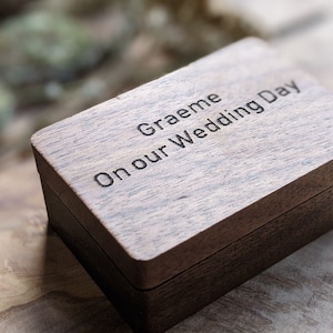 Personalisierte Manschettenknöpfe und Krawattenklammer Set mit Holzbox Hochzeitsgeschenk Jahrestag Manschettenknöpfe Geschenke für Bräutigam Besonderer Platz Hirsch Kundenspezifisches Design