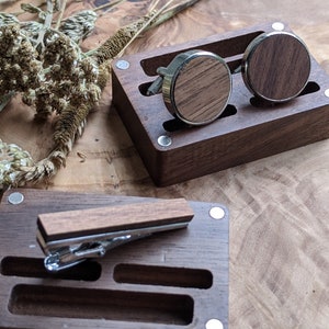 Personalisierte Manschettenknöpfe und Krawattenklammer Set mit Holzbox Hochzeitsgeschenk Jahrestag Manschettenknöpfe Geschenke für Bräutigam Besonderer Platz Hirsch Kundenspezifisches Design