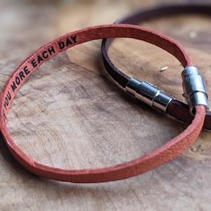 Pulsera fina con mensaje secreto, mensaje oculto, pulsera de cuero auténtico personalizada, regalo personalizado para él, regalo para ella o para él