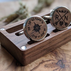 Personalisierte Manschettenknöpfe und Krawattenklammer Set mit Holzbox Hochzeitsgeschenk Jahrestag Manschettenknöpfe Geschenke für Bräutigam Besonderer Platz Hirsch Kundenspezifisches Design