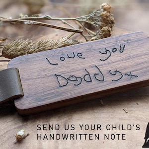 Llavero personalizado grabado con dibujo de un niño - Regalo personalizado para el día de la madre - Lazo de cuero - Regalo de cumpleaños del tercer aniversario para él o ella imagen 3