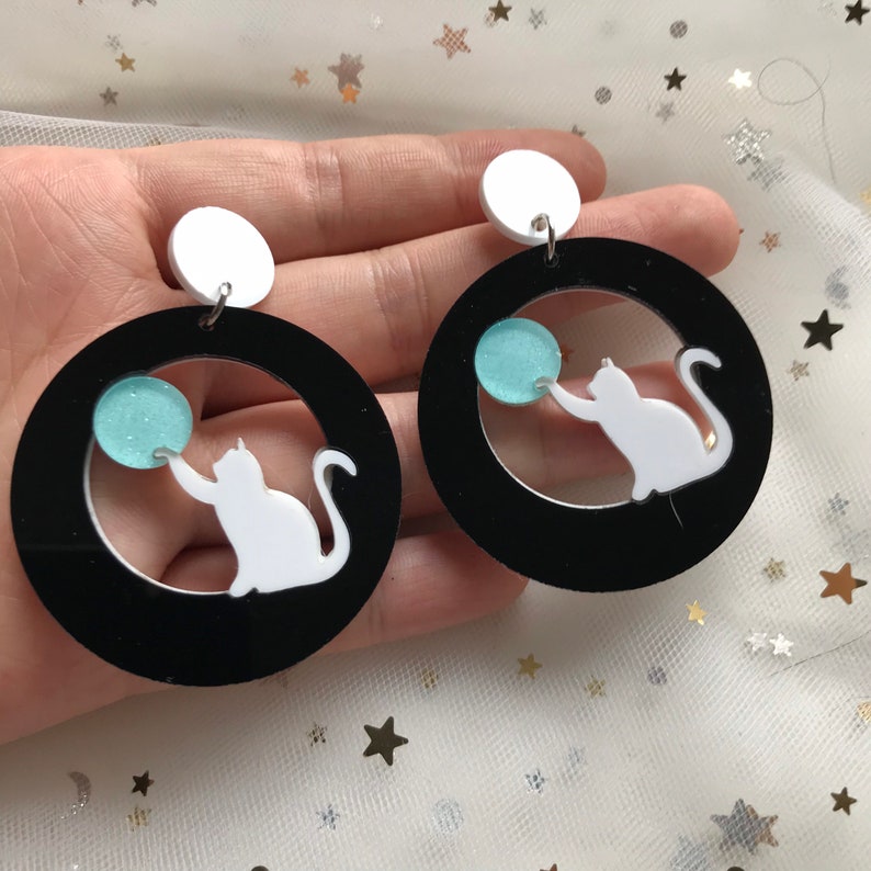 Playful cats earrings