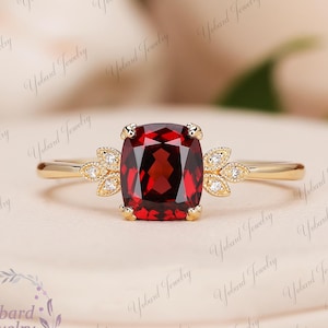 Natural Garnet Cluster Ring 14K Yellow Gold Unique Engagement Ring Diamond Vintage Leaf Promise Ring For Her Bridal Ring Anniversary Gifts