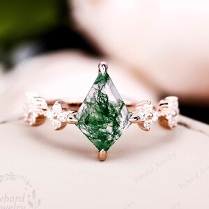 Kite Cut Natural Moss Agate Ring For Women Cluster Ring Unique Solid Rose Gold Wedding Engagement Band Moissanite Bridal Ring Anniversary