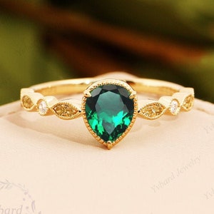 Gold Emerald Ring, 1CT Lab Created Emerald Ring, Gold Vintage Ring, Solid 14K Yellow Gold Engagement Ring, Promise Ring, Green Gemstone Ring