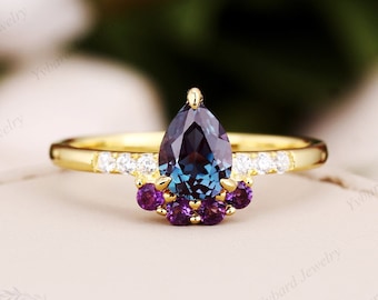 Anillo de compromiso de alejandrita en forma de pera Anillo de bodas de oro amarillo 14K Anillo de pascua Vintage Moissanite Anillo de amatista Regalo de aniversario único Anillo Art Deco