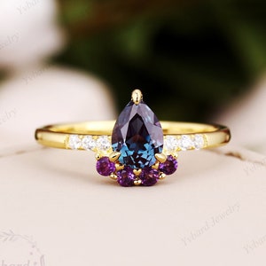 Pear Shaped Alexandrite Engagement Ring 14K Yellow Gold Wedding Ring Vintage Moissanite Amethyst Ring Unique Anniversary Gift Art Deco Ring